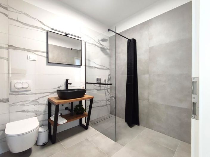 Image No.13-3 Bed Property for sale