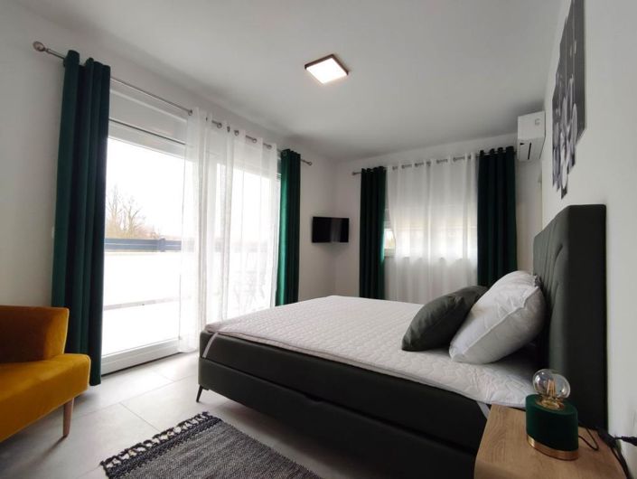 Image No.14-3 Bed Property for sale