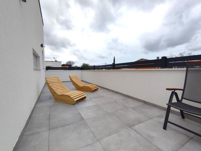 Image No.18-3 Bed Property for sale