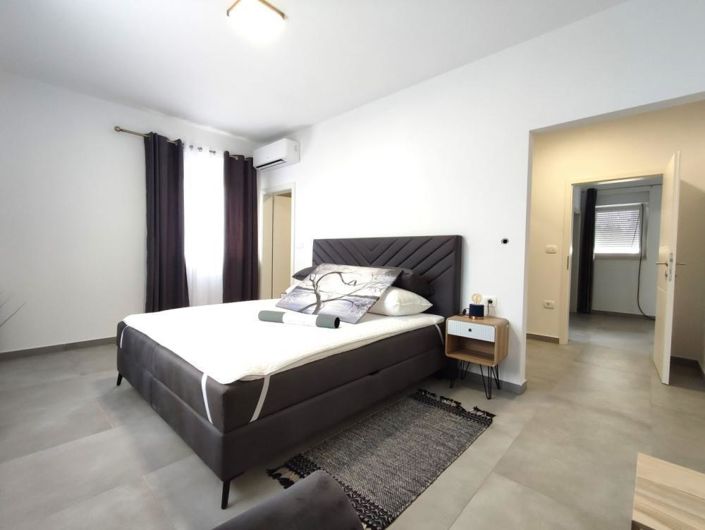 Image No.9-3 Bed Property for sale