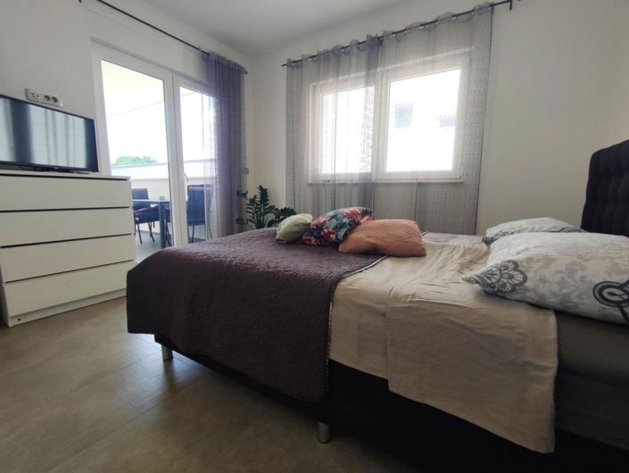 Image No.11-2 Bed Property for sale