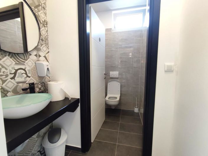 Image No.18-2 Bed Property for sale