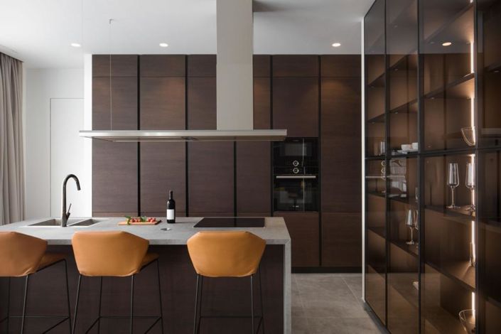 Image No.16-6 Bed Property for sale