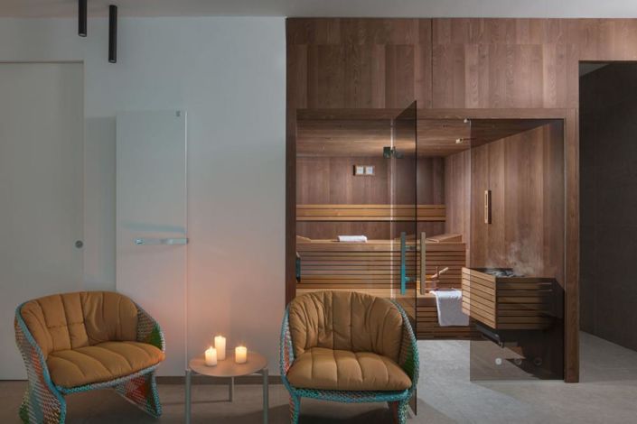 Image No.18-6 Bed Property for sale