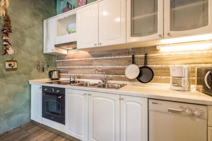 Image No.11-4 Bed Property for sale