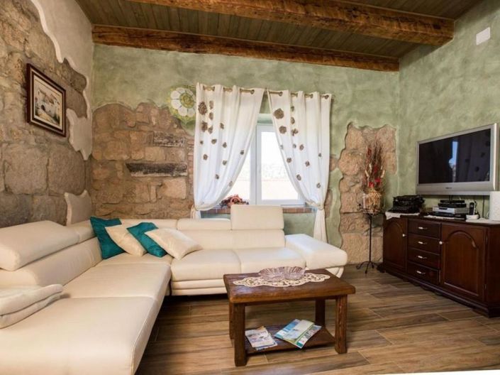 Image No.14-4 Bed Property for sale