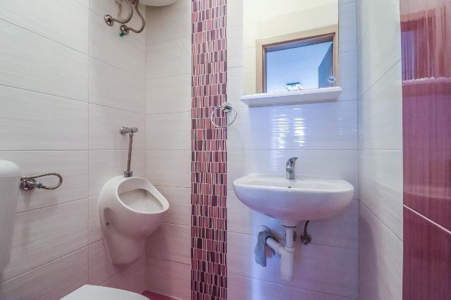 Image No.5-7 Bed Property for sale