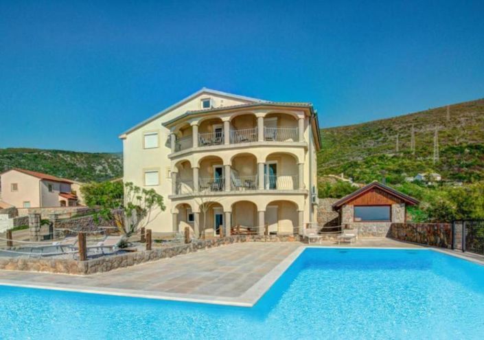 Image No.3-10 Bed Property for sale