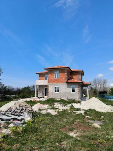 Image No.1-Propriété de 5 chambres à vendre à Žminj