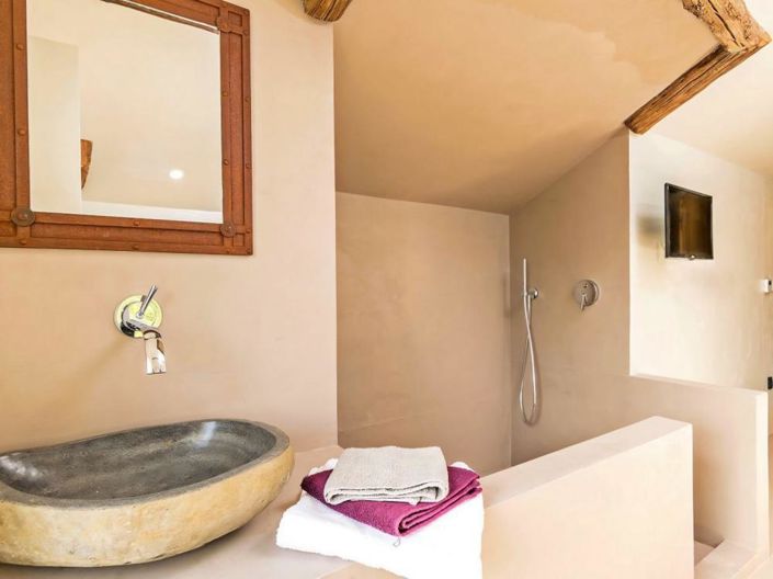 Image No.21-2 Bed Property for sale