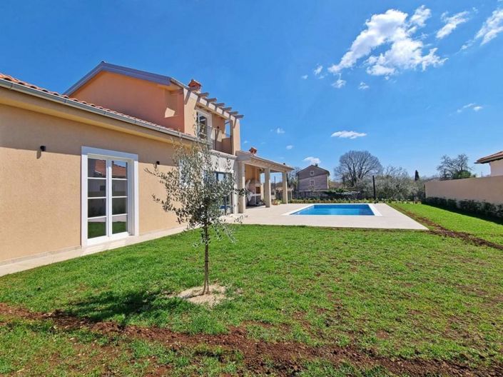 Image No.1-4 Bed Property for sale