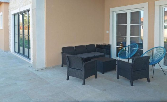 Image No.2-Propriété de 4 chambres à vendre à Kanfanar