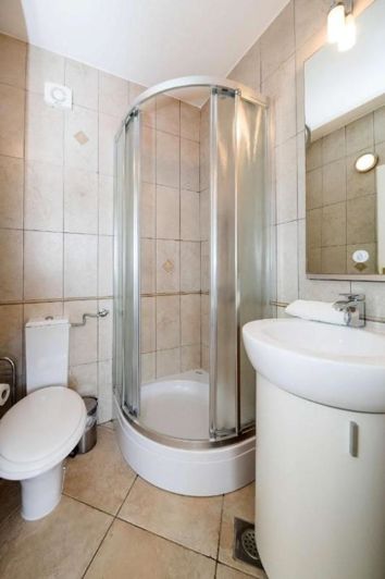 Image No.11-14 Bed Property for sale