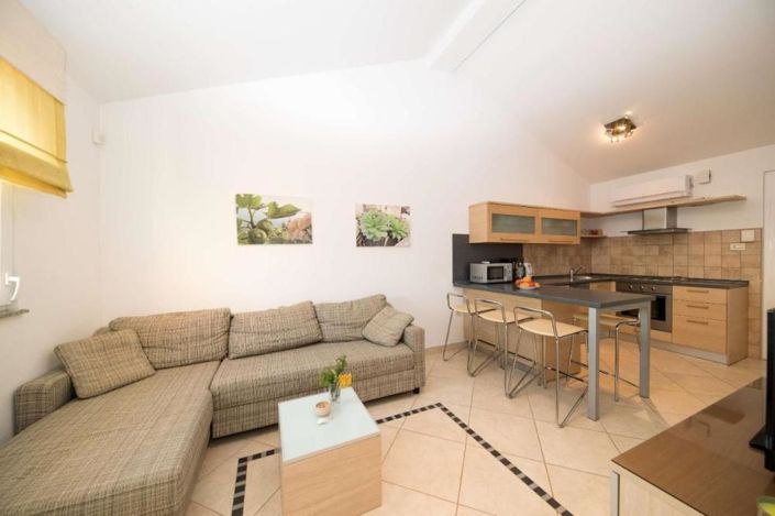 Image No.22-14 Bed Property for sale