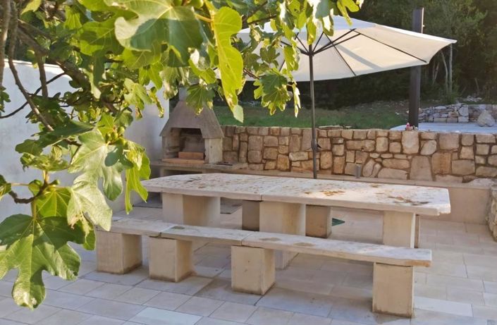 Image No.11-10 Bed Property for sale