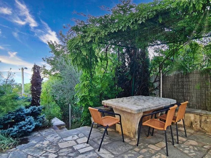 Image No.12-10 Bed Property for sale