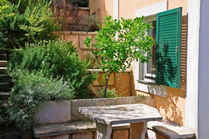 Image No.13-10 Bed Property for sale