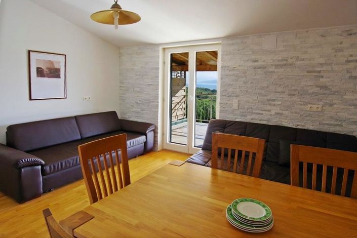 Image No.16-10 Bed Property for sale