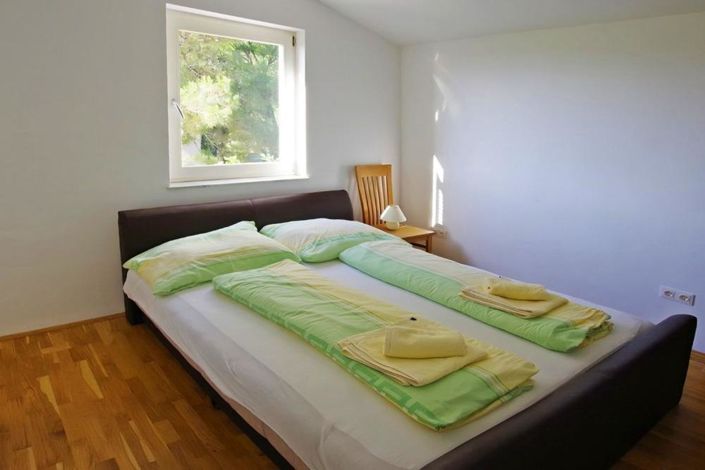 Image No.20-10 Bed Property for sale