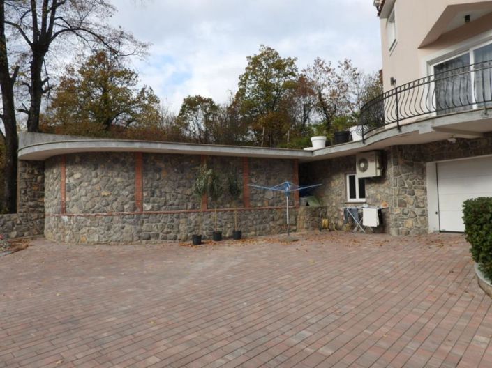 Image No.15-4 Bed Property for sale