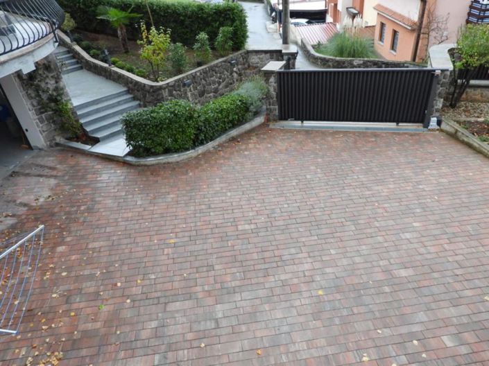 Image No.18-4 Bed Property for sale