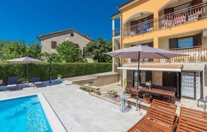 Image No.4-7 Bed Property for sale