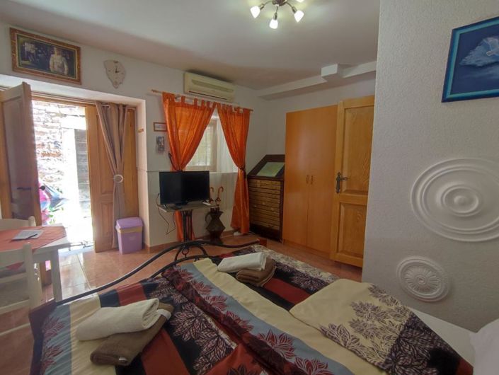 Image No.4-4 Bed Property for sale