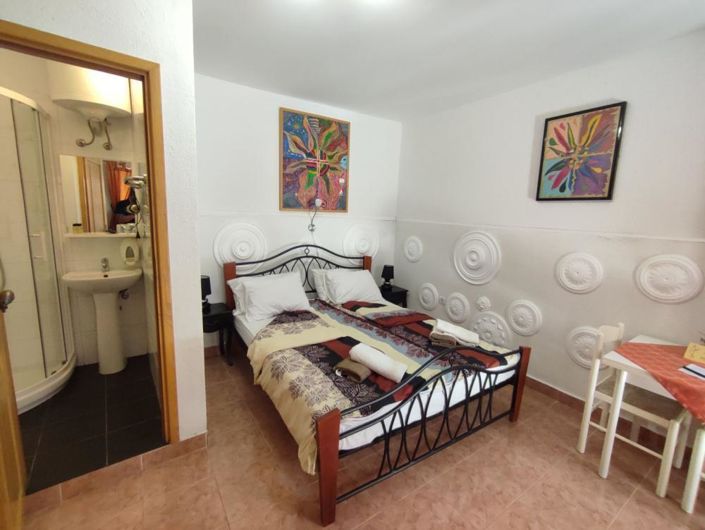 Image No.5-4 Bed Property for sale