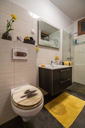 Image No.16-5 Bed Property for sale