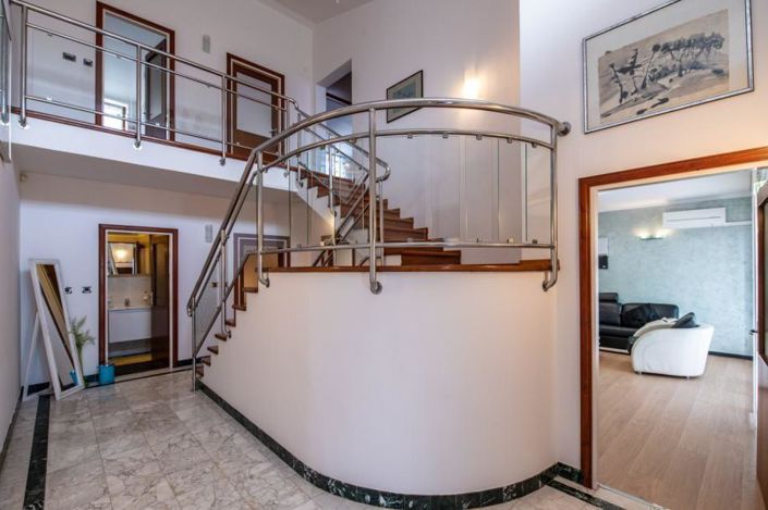 Image No.4-5 Bed Property for sale