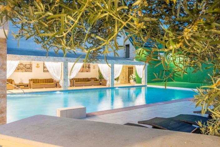 Image No.2-Propriété de 9 chambres à vendre à Croatie