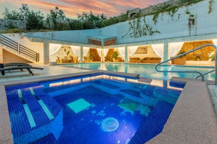 Image No.4-Propriété de 9 chambres à vendre à Croatie