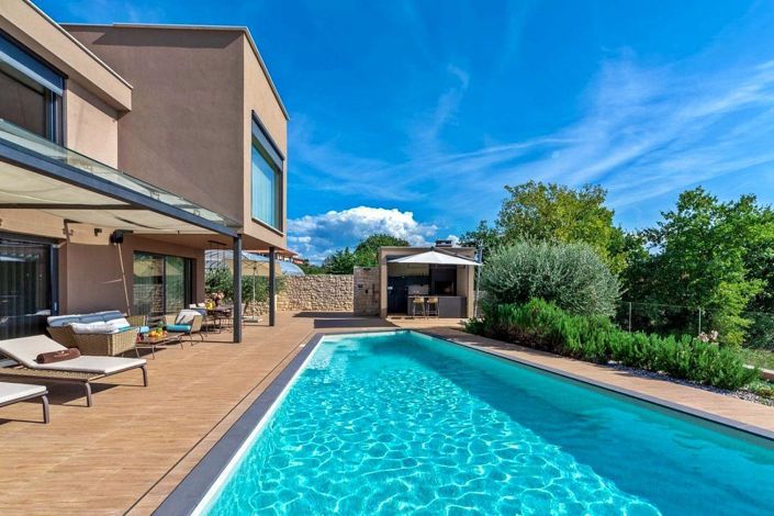 Image No.3-3 Bed Property for sale