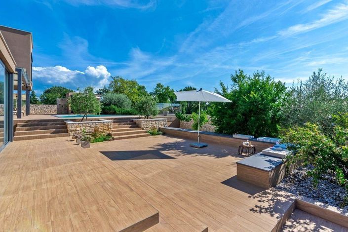 Image No.9-3 Bed Property for sale