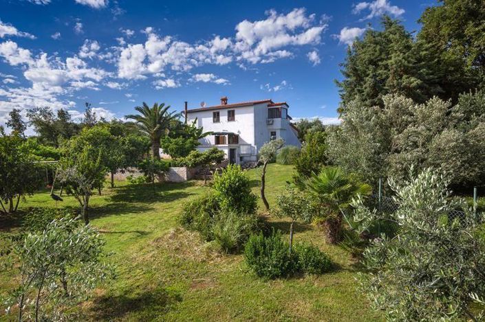 Image No.12-4 Bed Property for sale