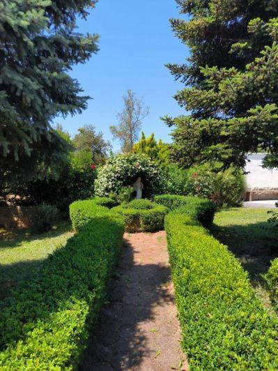 Image No.4-4 Bed Property for sale