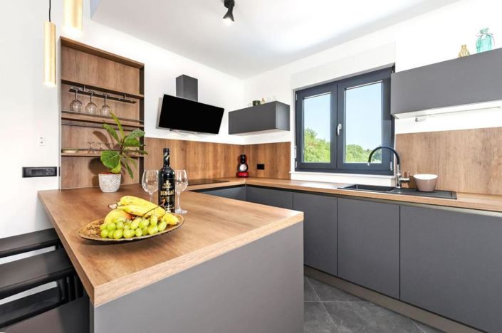 Image No.18-2 Bed Property for sale