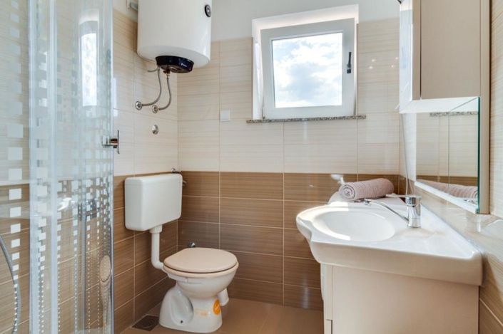 Image No.19-9 Bed Property for sale