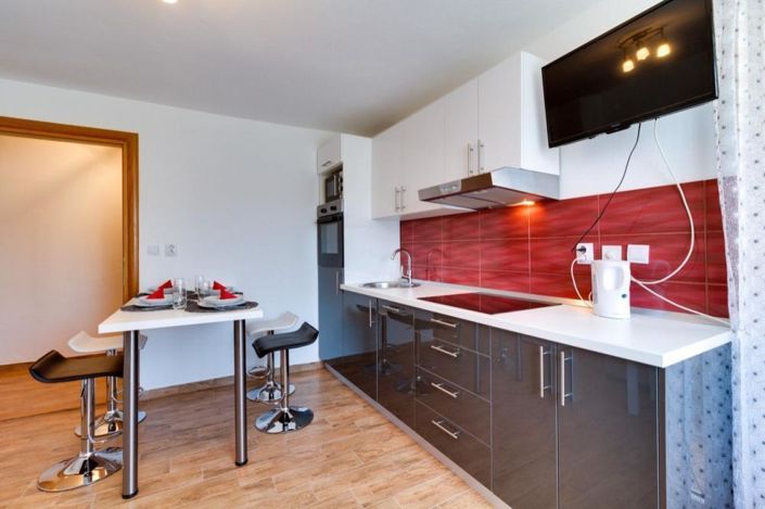 Image No.22-9 Bed Property for sale