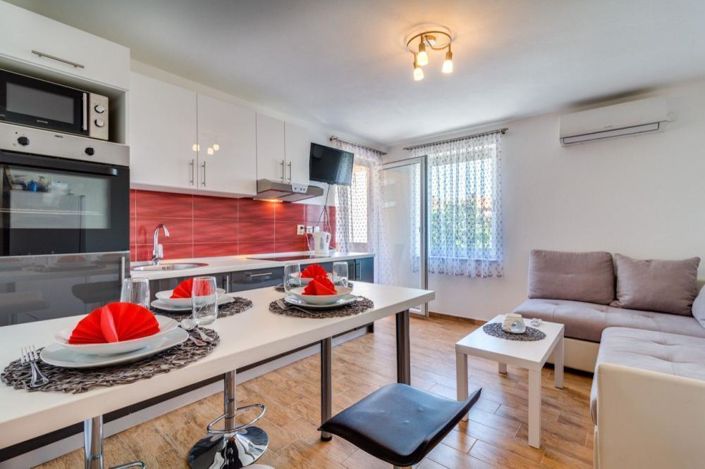 Image No.25-9 Bed Property for sale