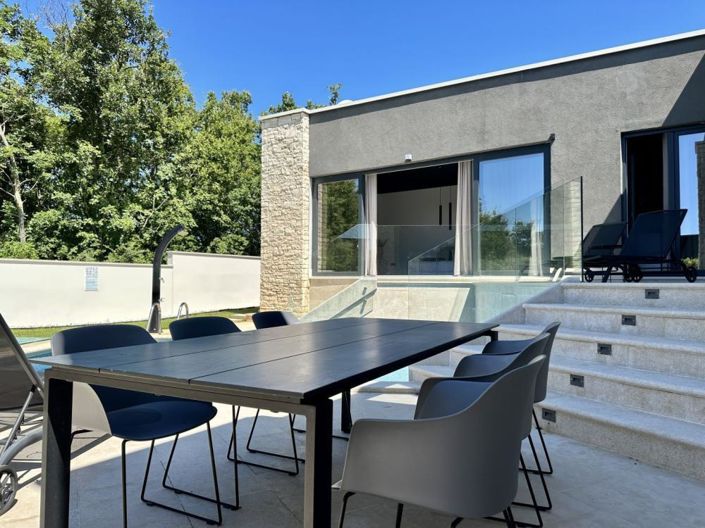 Image No.3-Propriété de 6 chambres à vendre à Umag