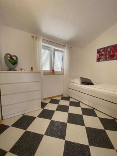 Image No.14-10 Bed Property for sale