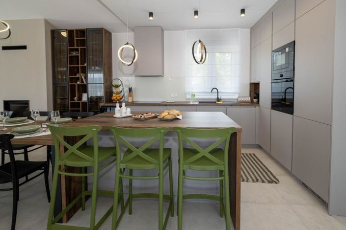 Image No.18-3 Bed Property for sale