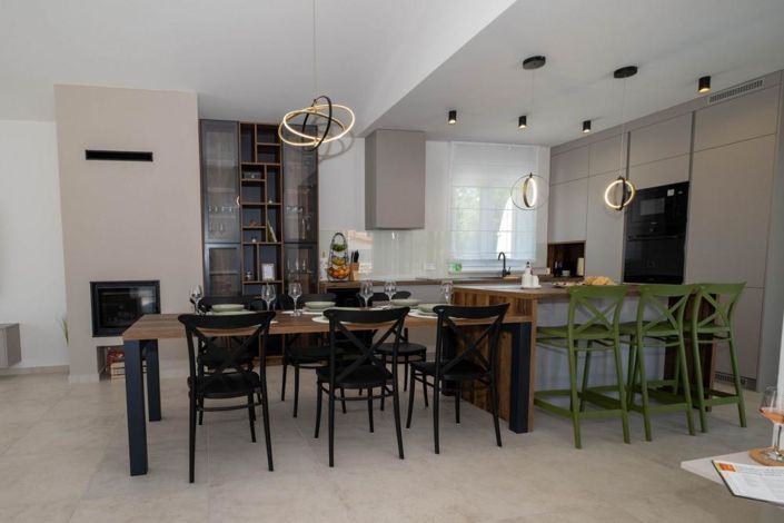 Image No.20-3 Bed Property for sale