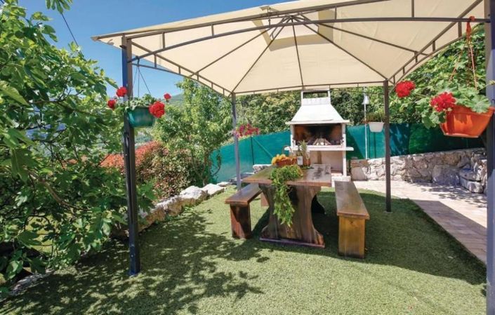 Image No.11-4 Bed Property for sale