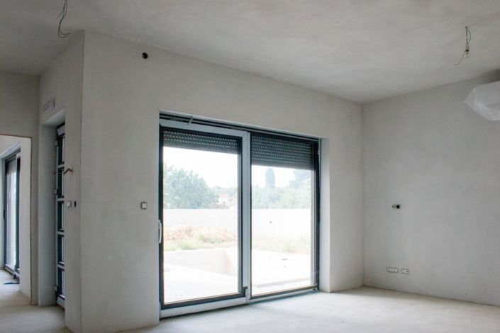 Image No.11-3 Bed Property for sale