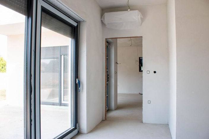 Image No.14-3 Bed Property for sale