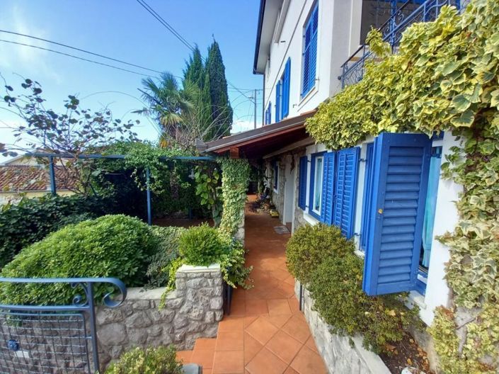 Image No.5-5 Bed Property for sale