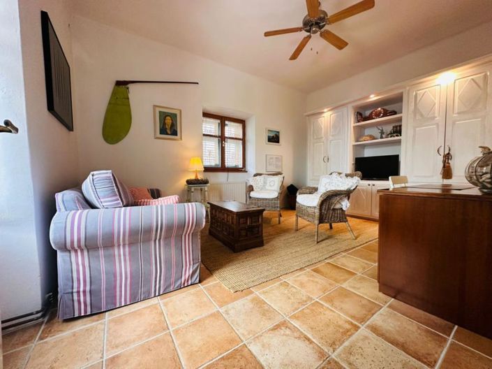 Image No.15-3 Bed Property for sale