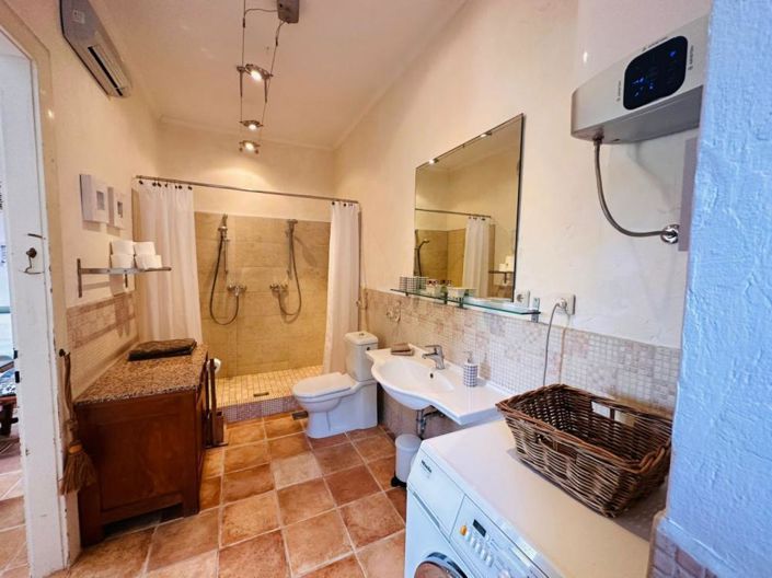 Image No.19-3 Bed Property for sale